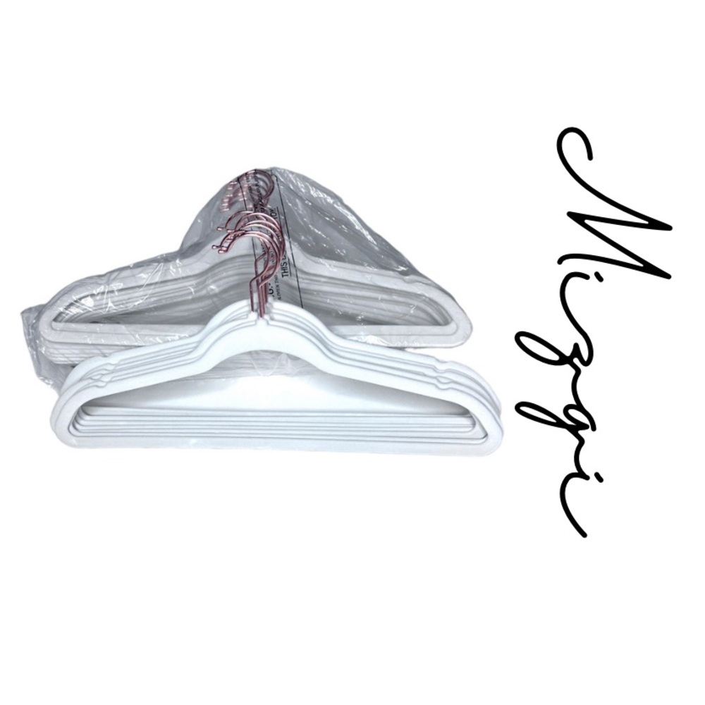 NEW! Mizgi 25ct Non-Slip Velvet Hangers w/ Notched Shoulders & Rose Gold Hanger